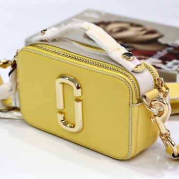 Túi đeo chéo nữ Marc Jacobs màu vàng có quai | Túi xách Camera bag da thật mẫu mới nhất